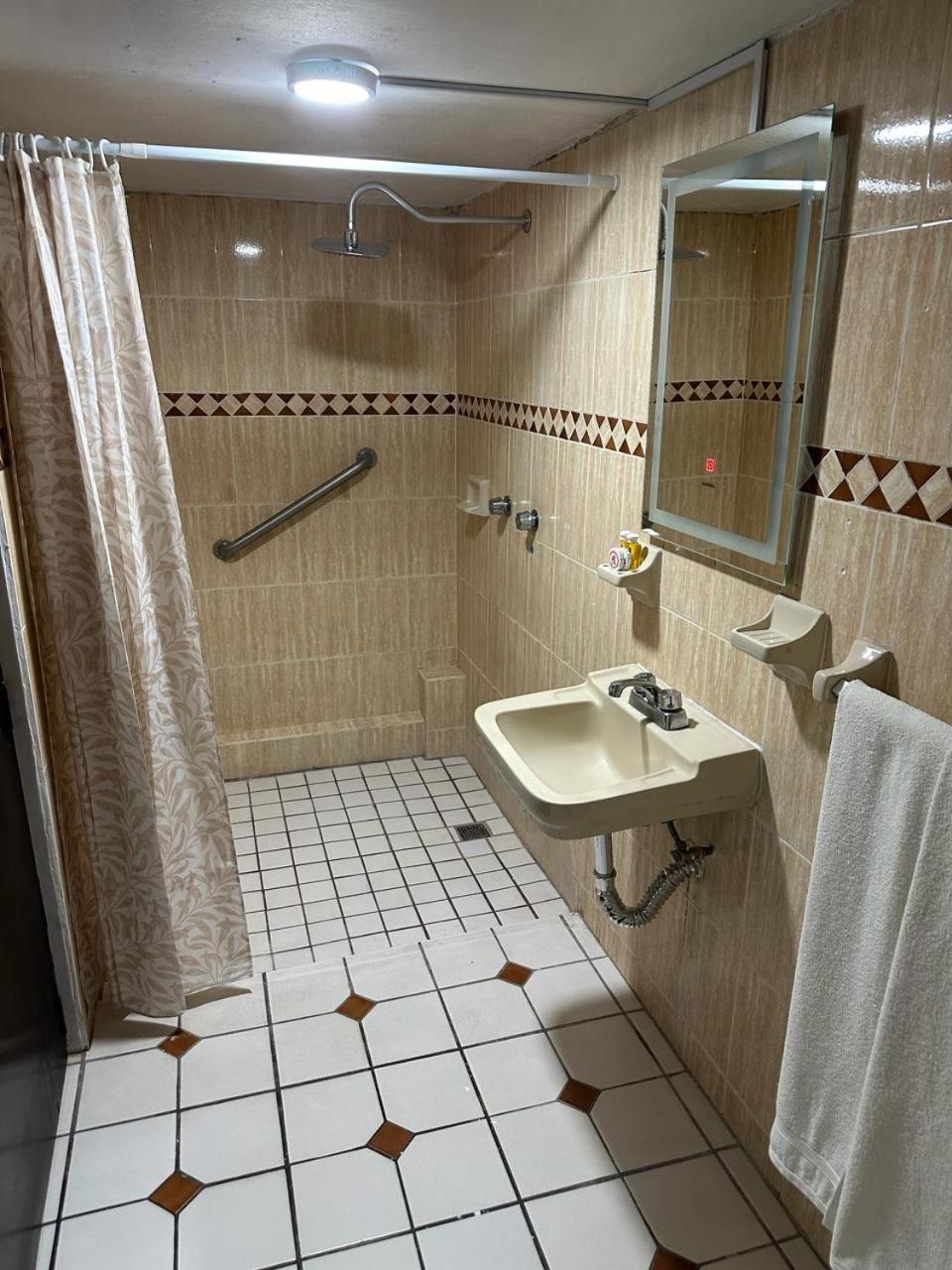 Hotel Zapotlan Ciudad Guzman Eksteriør bilde