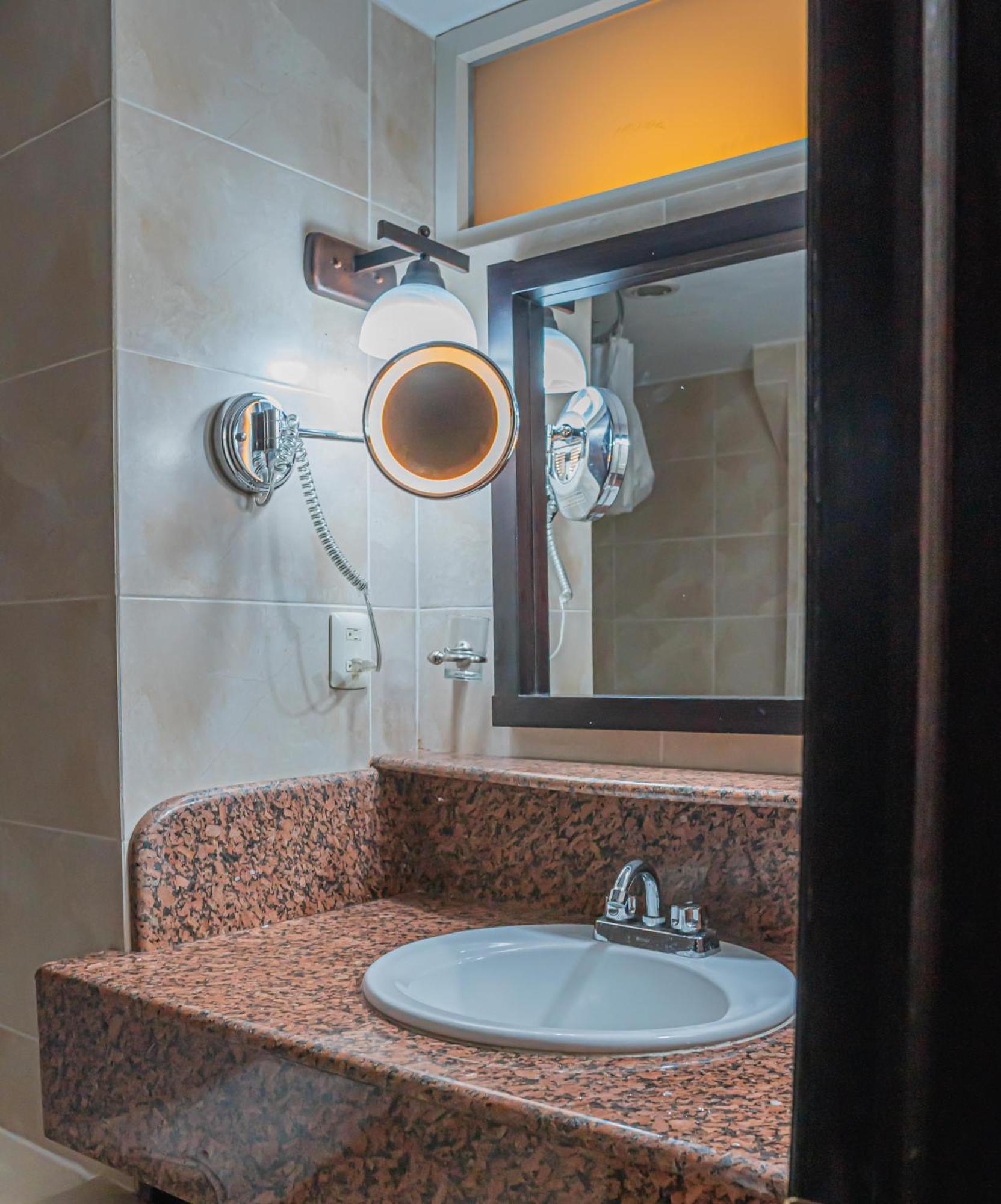 Hotel Zapotlan Ciudad Guzman Eksteriør bilde