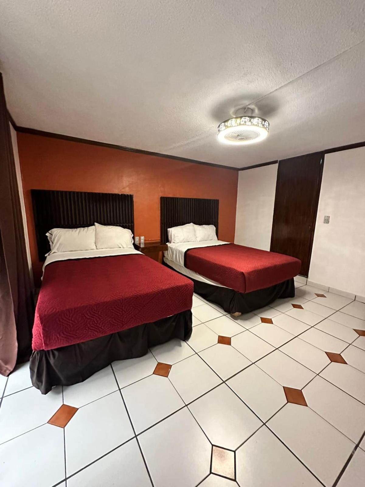 Hotel Zapotlan Ciudad Guzman Eksteriør bilde