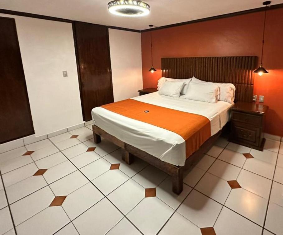 Hotel Zapotlan Ciudad Guzman Eksteriør bilde