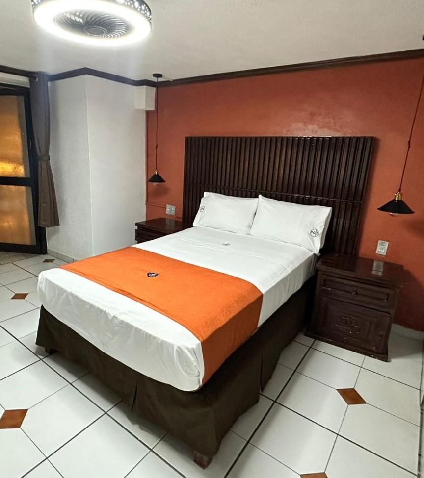 Hotel Zapotlan Ciudad Guzman Eksteriør bilde