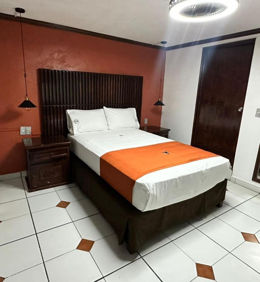 Hotel Zapotlan Ciudad Guzman Eksteriør bilde